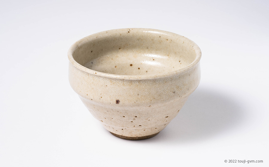 Mino ware Shiro tenmoku tea bowl with stepped