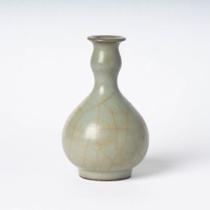 陶磁器の蒜頭瓶の形