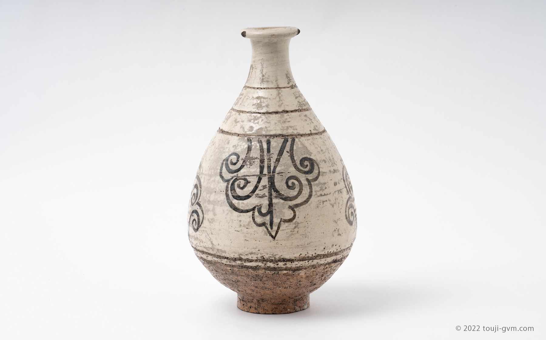 Joseon Dynasty Buncheong ware Vase with Iron Glaze Arabesque Design “Gyeryongsan ware”