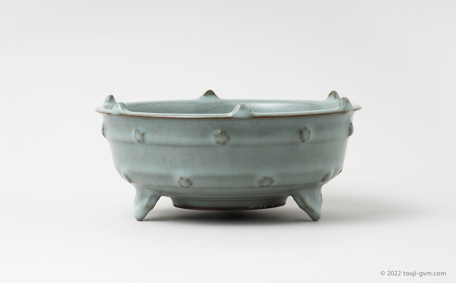 南宋官窯 御窯鼓釘文三足洗 – Guan ware Basin | 陶磁オンライン