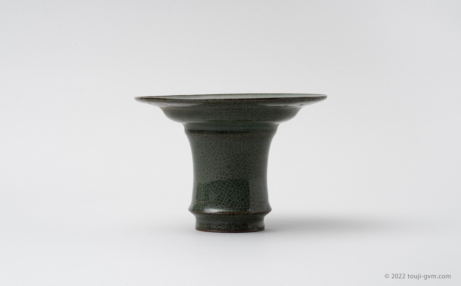 Guan ware Celadon Bronze ware-shaped Pot